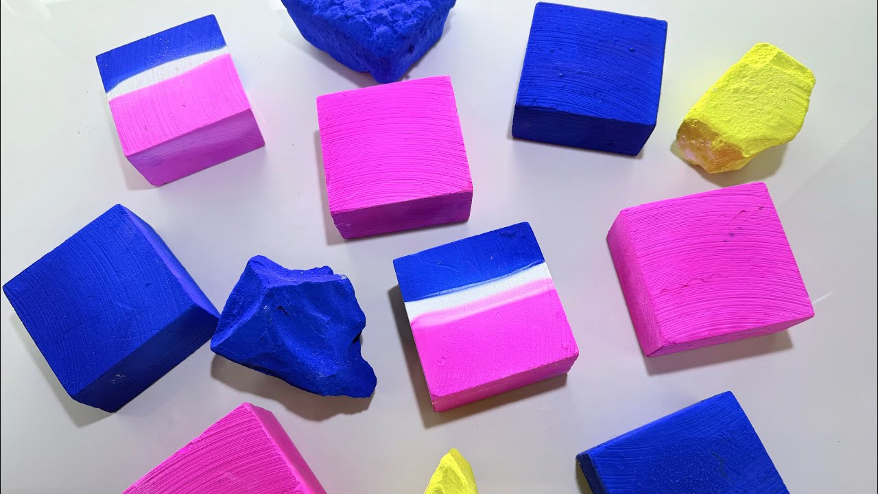 Chalk with heavy powder flying and staining丨飞粉粉笔块丨oddlysatisfying 