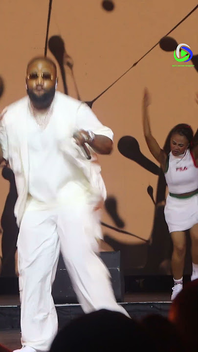 Cassper Nyovest performing “Skuta Baba” at #MahindraFusionFest.