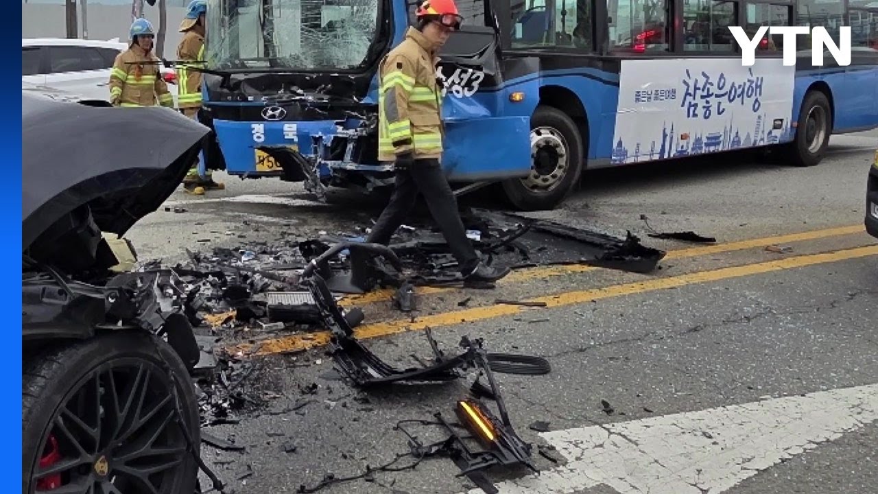 대구서 SUV·시내버스 충돌...13명 부상 : zum 뉴스