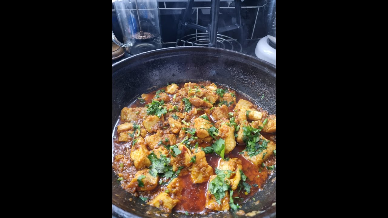 Farah's Food Tutorial - Fish Curry and Showing Christmas Decorations