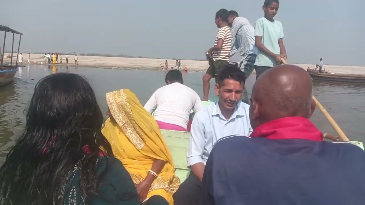 वीरेंद्र भगत जी पहुंचे हुए हैं त्रिवेणी घाट गंगा स्नान करने के लिए