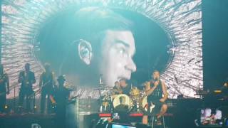 Robbie Williams - She's the One - Live Barolo