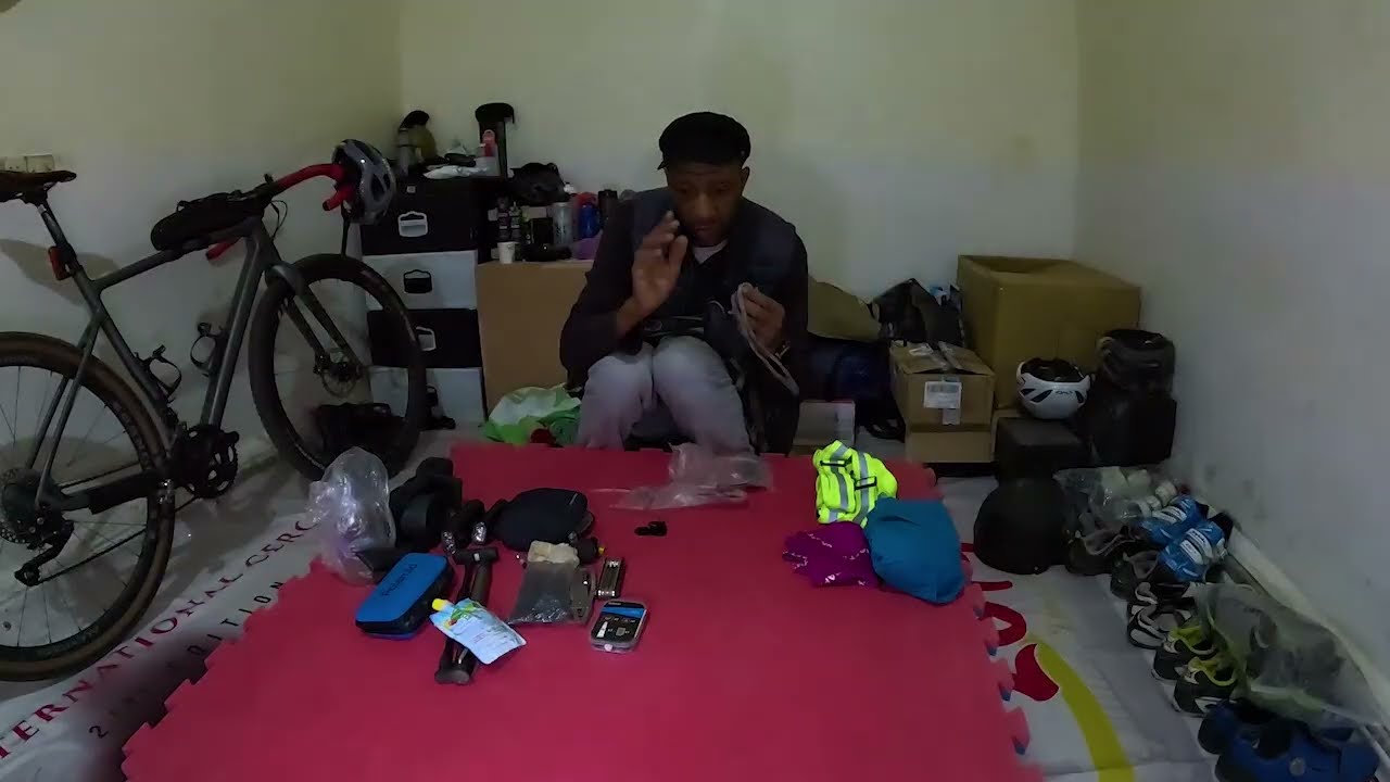 الحوايج لي كاندي معايا فالخرجات ديالي ب‍ Gravel Bike 🚴‍♂️