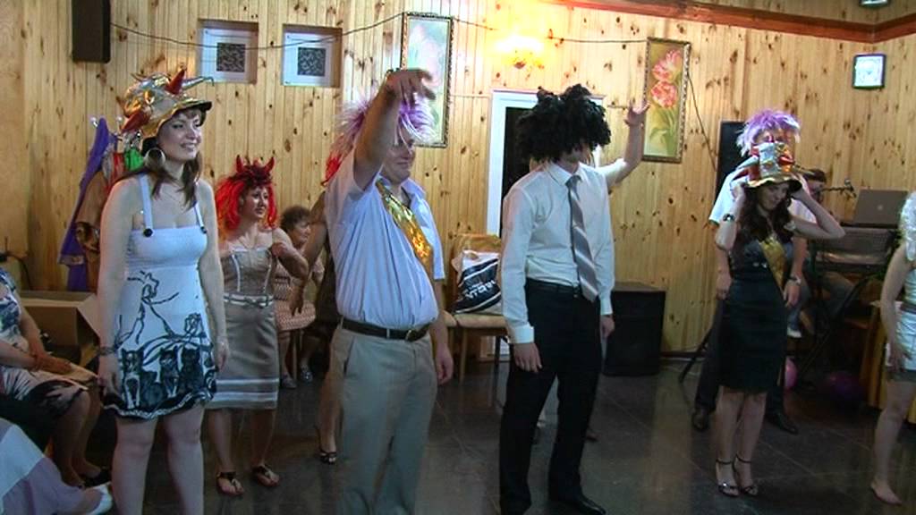 Невесту трахают в машине