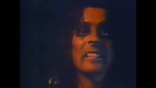 Alice Cooper . The Nightmare. 1975 TV special.  /12/  Ballad of Dwight Frye.