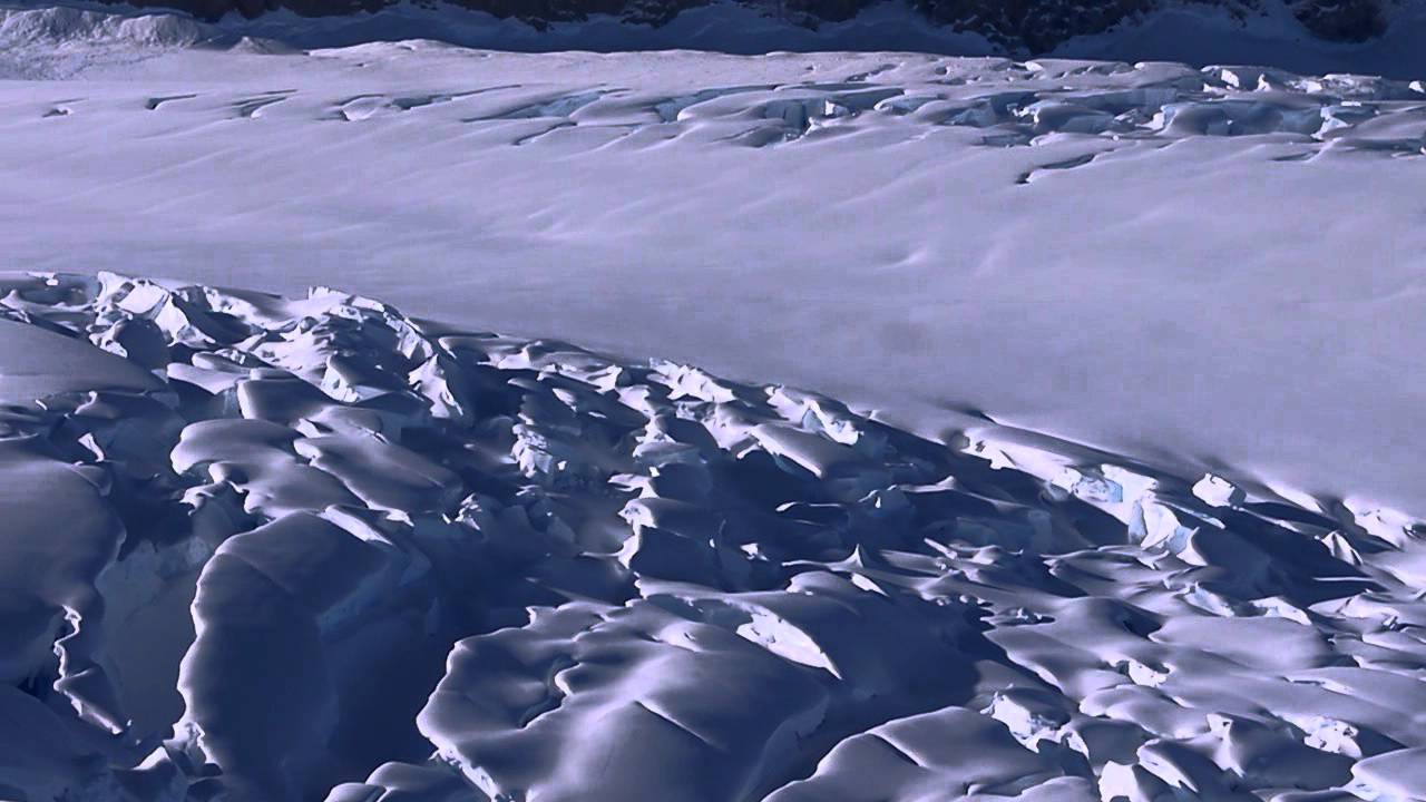 Scott-Amundsen Race: The Axel Heiberg Glacier