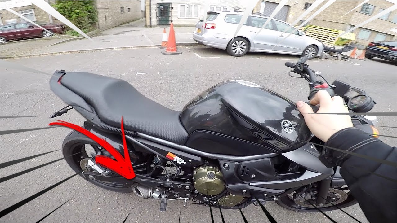 XJ6 COM ESCAPAMENTO CARBON JESKAP EM LONDRES