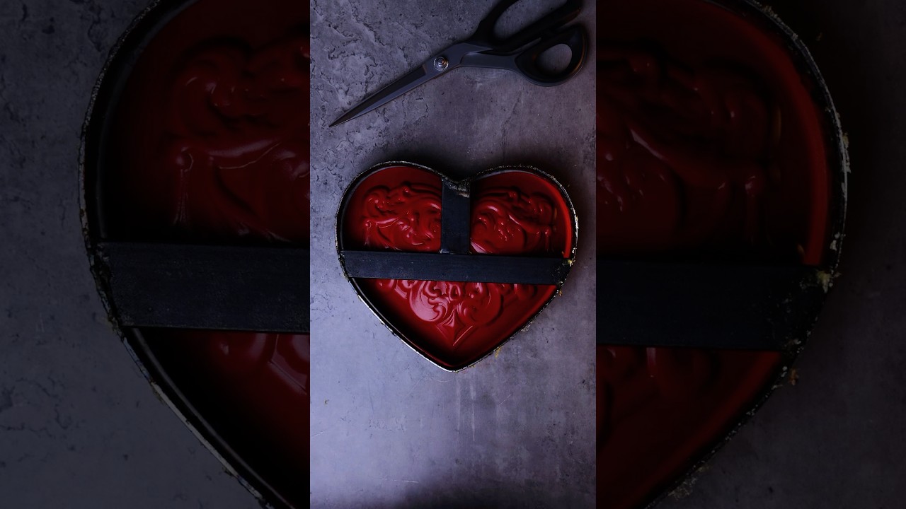 Shaping Red Leather into a Heart – Handmade Leathercraft Process 