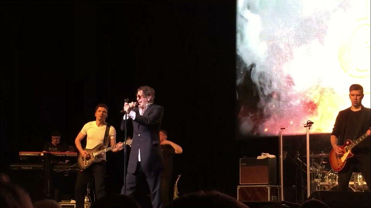 лепс одежда. григорий лепс одежда между. лепс в халате. лепс одежда между. григорий лепс золотой граммофон.