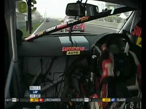 V8 Supercars : Russell Ingall Passes Will Davison (Race 1 - Bahrain 2010)