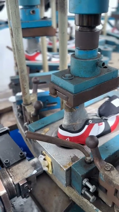Proses pembuatan sepatu aerostreet hoops low red... #aerostreet #fashion #fashionstyle #shorts #fyp
