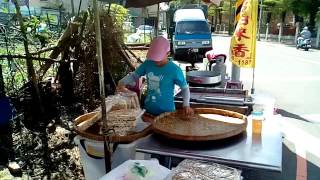 VID_20161011新營勇伯爆米香實況錄影_111731.3gp
