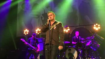 Morrissey - (I Never Promised You A) Rose Garden (The Grand Ole Opry 2015)