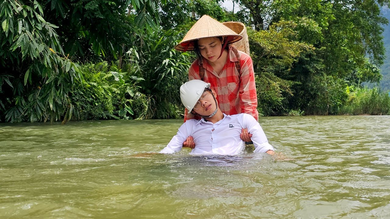 A poor single girl accidentally saved an engineer in trouble | Ly Tieu Phuong