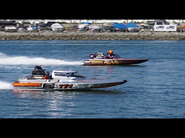 ⤵️しました❗微笑ましい姿の　カリン　ノーム　CAIRN 　ボート K-boats Speedboats: Demons on the water. #shorts - YouTube