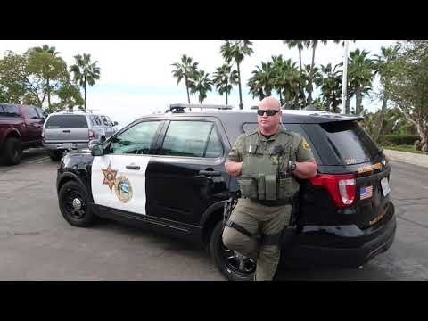 PLAYING MUSIC IN A SHERIFF PATROL CAR SHOULDN'T BE ALLOWED. 1ST AMENDMENT AUDIT