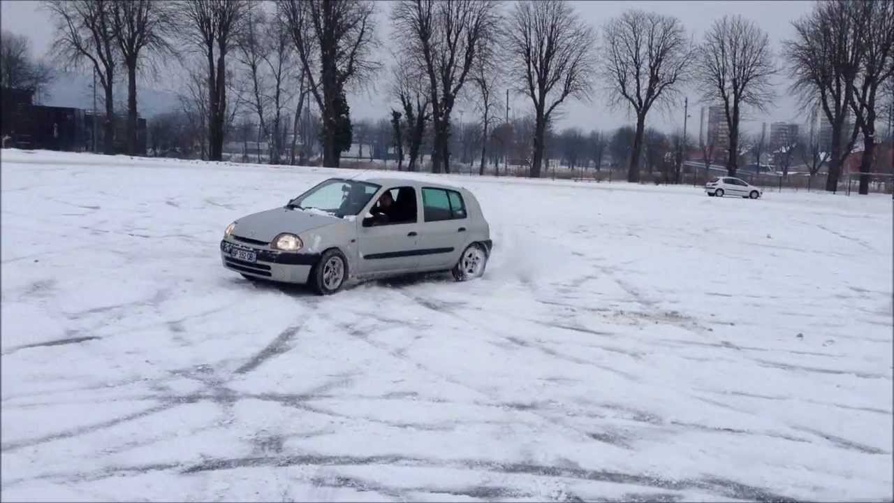 drift clio 2 dans la neige YouTube