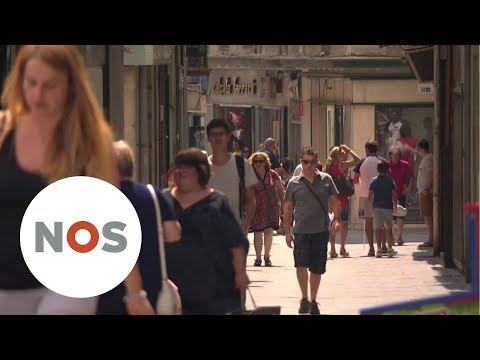 Video: Ze Schieten De Vermeende Dader Van De Aanslag In Barcelona Neer