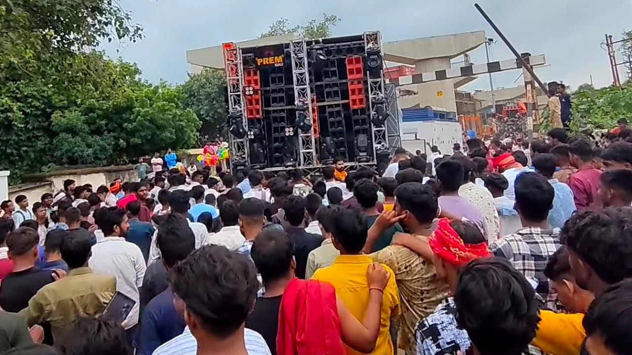 Prem dj 🔥 in mau Durga Puja 2025 Hard Bass 😵‍💫 and vibration in balniketan modh......