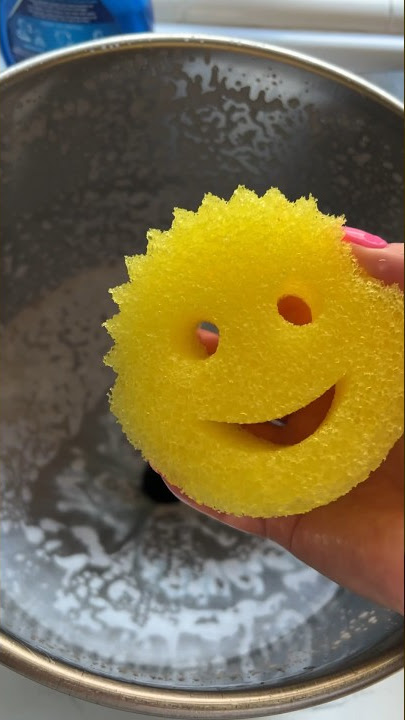 Scrub Daddy UK - Soap Daddy is the soap dispenser you didn't know you  needed - press the flower head to dispense soap from the top or squeeze the  base to dispense