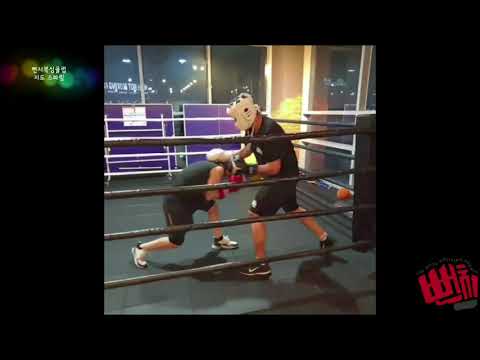 뻔치복싱클럽 양산점 <strong>코치님의</strong> 지도 스파링!! 압박에 이은 헤드무브먼트 기가 막히죠?