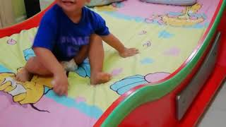 Keterujaan Daim Muslim dapat Sports Racing Car Bed