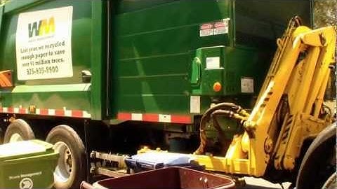 Waste Management Heil Python Yard Waste Truck - Part 2