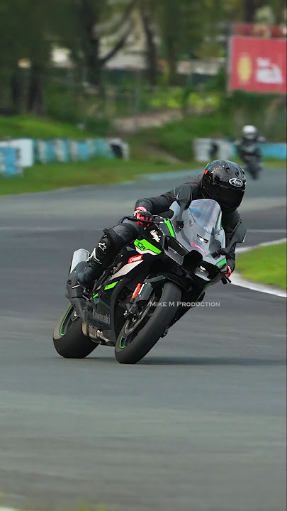Jet Lee #LadyRider Kawasaki Ninja ZX10R #moto #shorts #bigbike #motorcycle #sound #bike #girl #fyp