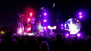 Coldplay Mylo Xyloto Tour Intro - Hurts Like Heaven (live) - Malieveld The Hague, 6 september 2012