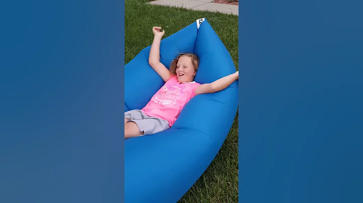 Filling Lamzac Air Lounger with a Jeep