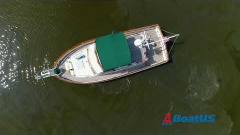 Boat Handling: "Walk" Or Pivot A Boat In Its Own Length | BoatUS
