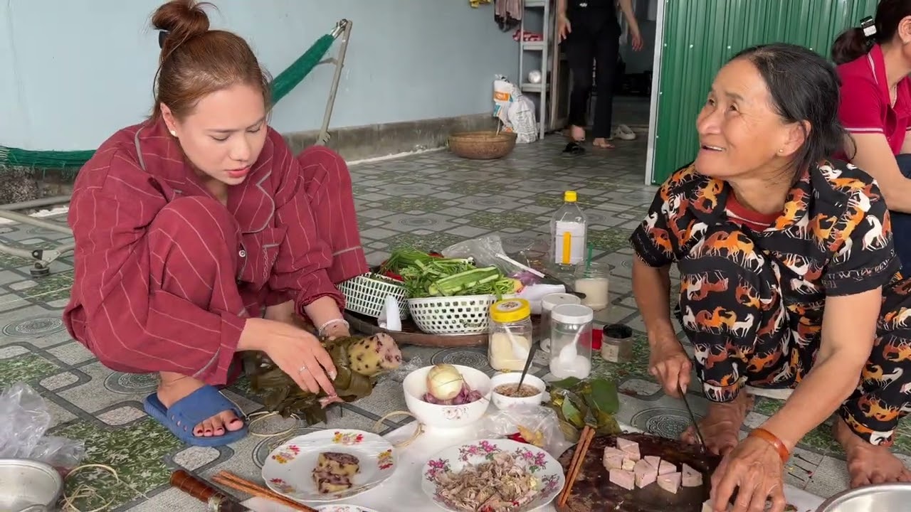 Cúng đưa ông bà có những món gì tại nhà Mẹ Tính Miền Trung. 