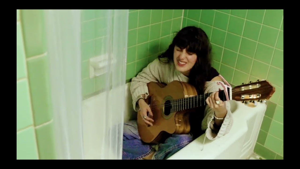 Cece Coakley - Whatever (Live) auf YouTube ansehen Cece Coakley - Whatever (Live) auf YouTube ansehen