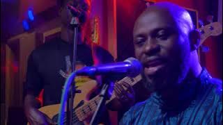 AMPOFO ADJEI BAND PERFORMS ONIPA AWEREHO