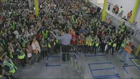 Amazon boosts minimum pay to $15 an hour