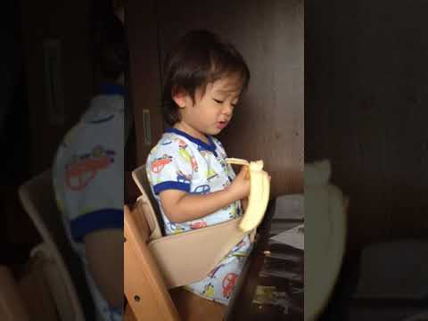 funny-baby-eating-banana-|-funny-japanese-kid-|-cute-boy