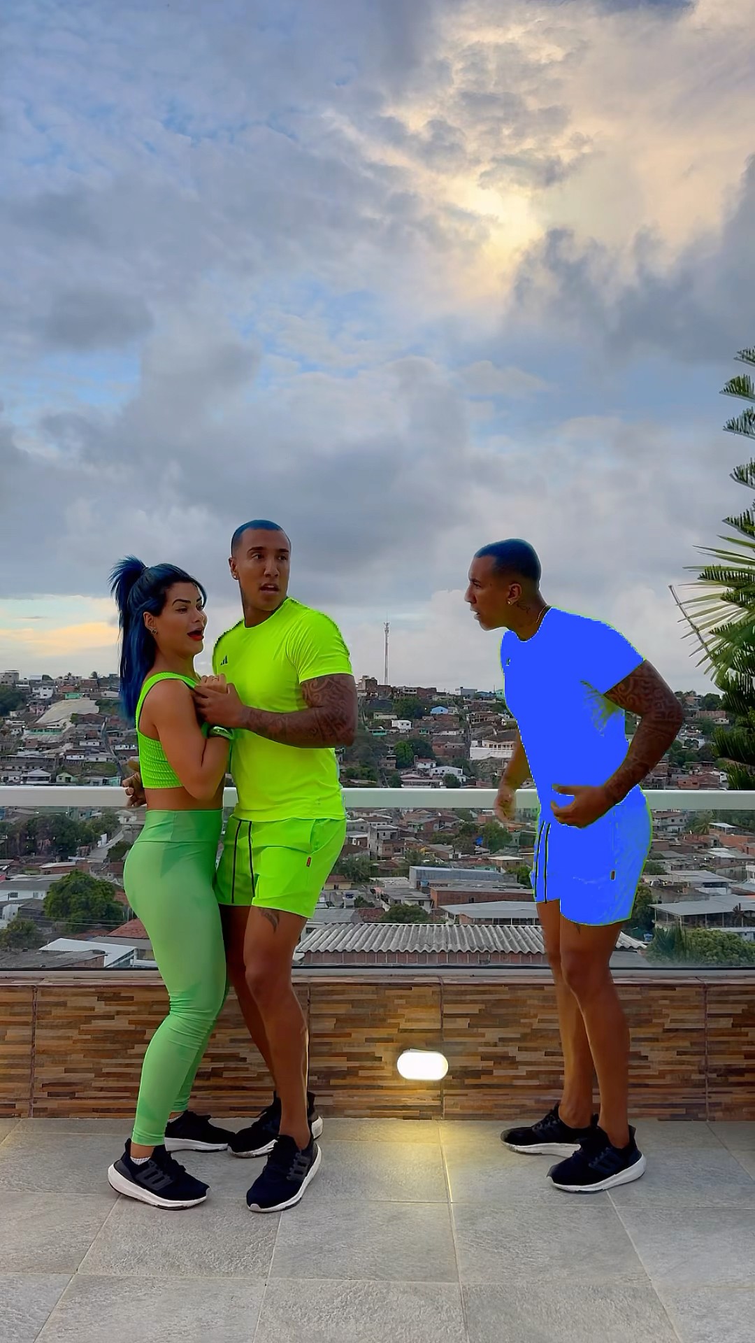 Quem é o Apollo verdadeiro: o verde ou azul? ?? @ApolloSant #dance #entretenimento