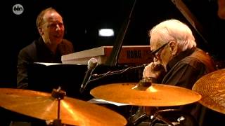 Vignette de la vidéo "Toots Thielemans - Midnight cowboy - Toots 90 21-10-12 HD"