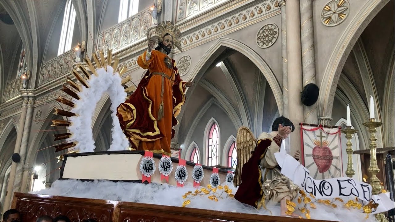 Salida procesión del Sagrado Corazón de Jesús - San Nicolás Quetzaltenango