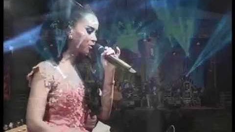 Tum HI Hoo Dwi Ratna New Palapa LIVE in Wonokerto Pekalongan Lathas 2016