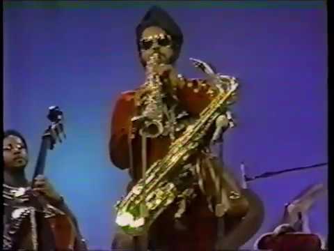 Roland Kirk - Live in Montreux 1972 - YouTube