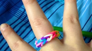 Make a Rainbow Loom Fishtail Ring - DIY Style - Guidecentral screenshot 4