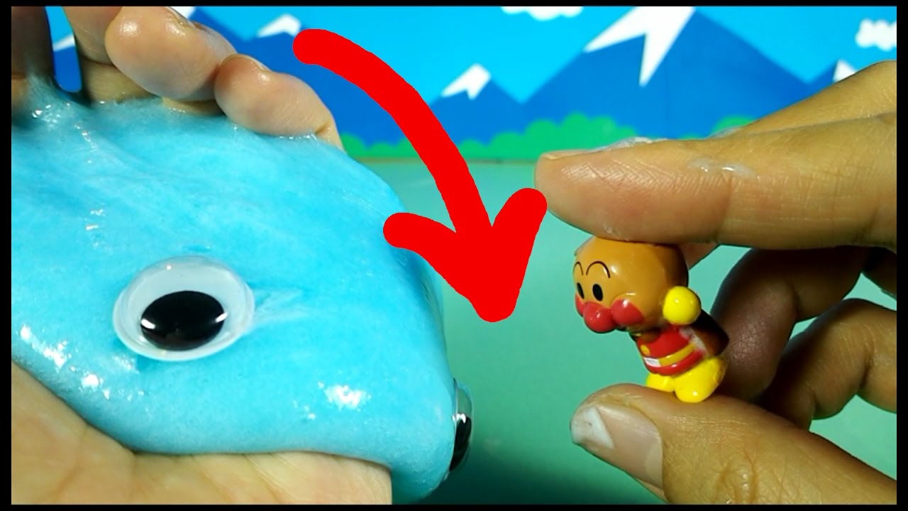 スライムで遊んだよ 青くて透明なスライムの中には白い泡とアンパンマンが 混ぜる途中がきれいだよ Youtube