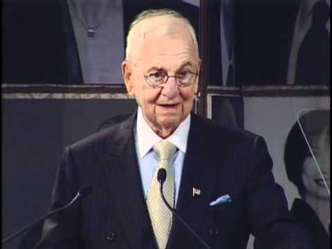 Lee Iacocca Accepting the 2011 Ellis Island Family...