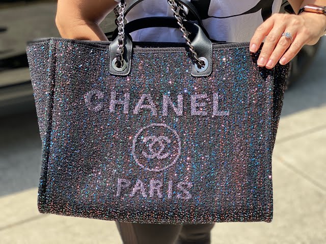 CHANEL Unboxing Large Deauville Bag, Calfskin & Aged Gold-Tone Metal Black  - Spring / Summer 2022 