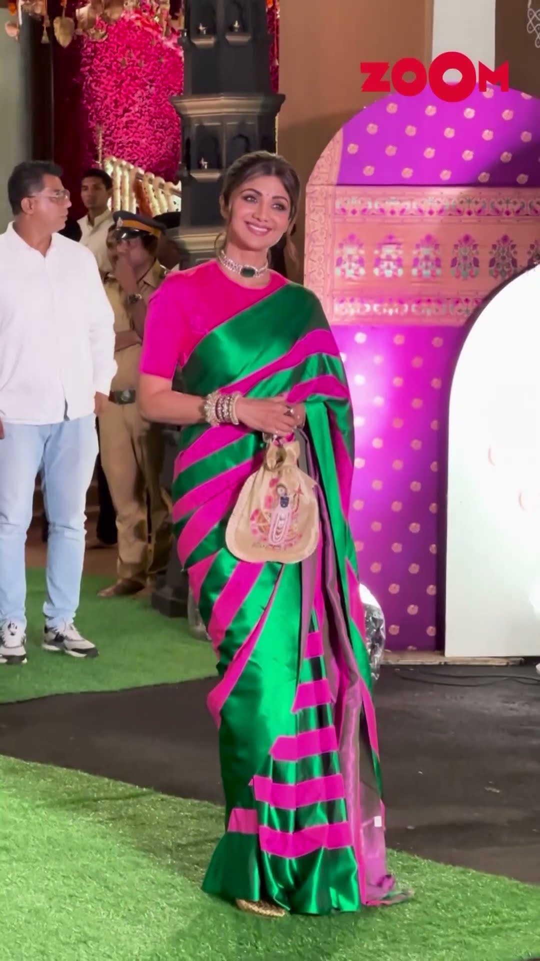 Shilpa Shetty SIZZLES in stunning saree looks like never before #shilpa #shilpashetty #shorts