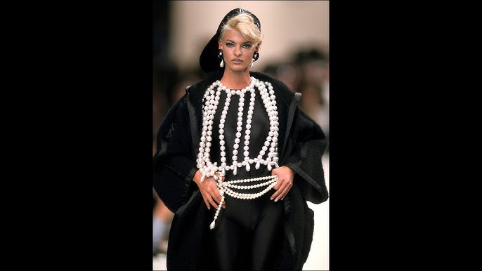Chic As F**k — Linda Evangelista at Chanel Haute Couture F/W 1992