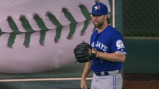 TOR@HOU: Dickey allows one run over seven frames