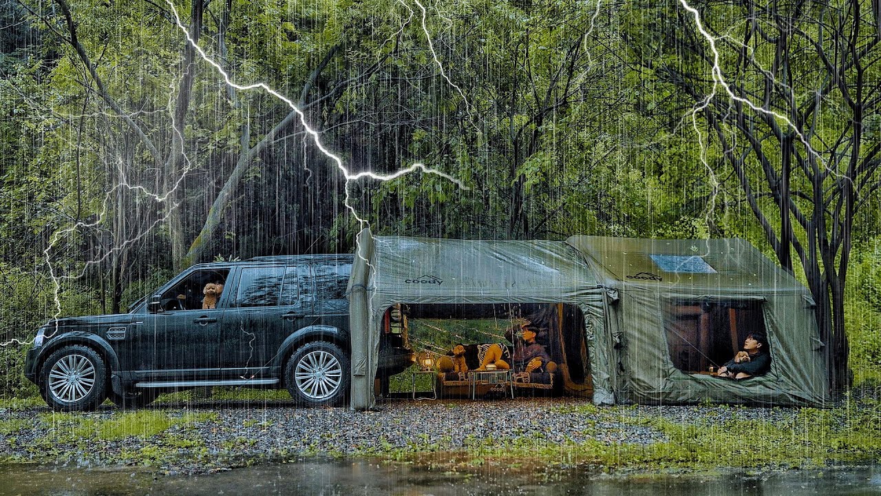 Кемпинг в сильный дождь с моей собакой . 3-комнатная надувная палатка . Звук дождя ASMR