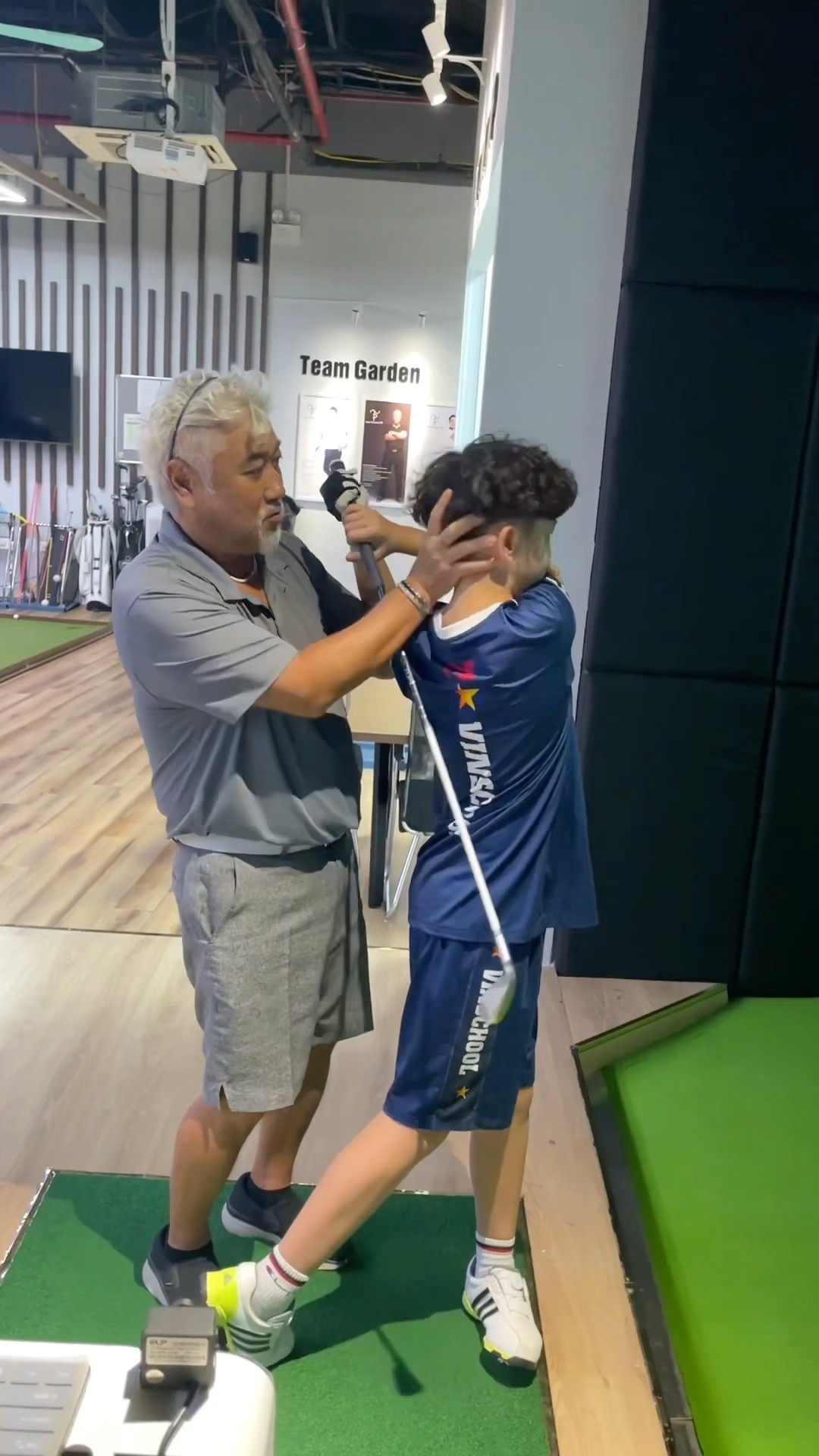(Golf familyVN) giờ thì cứng đã là của thầy ? lên là lên luôn ?#vanhleg #golf #shorts